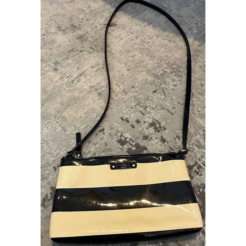 Kate Spade New York Black Cream Stripe Patent Leather Shoulder Bag Purse‎